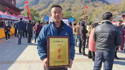 2025年，甘肃省陇南市康县天麻麻王评比及招商会在阳坝召开。三河坝镇斜坡村天麻种